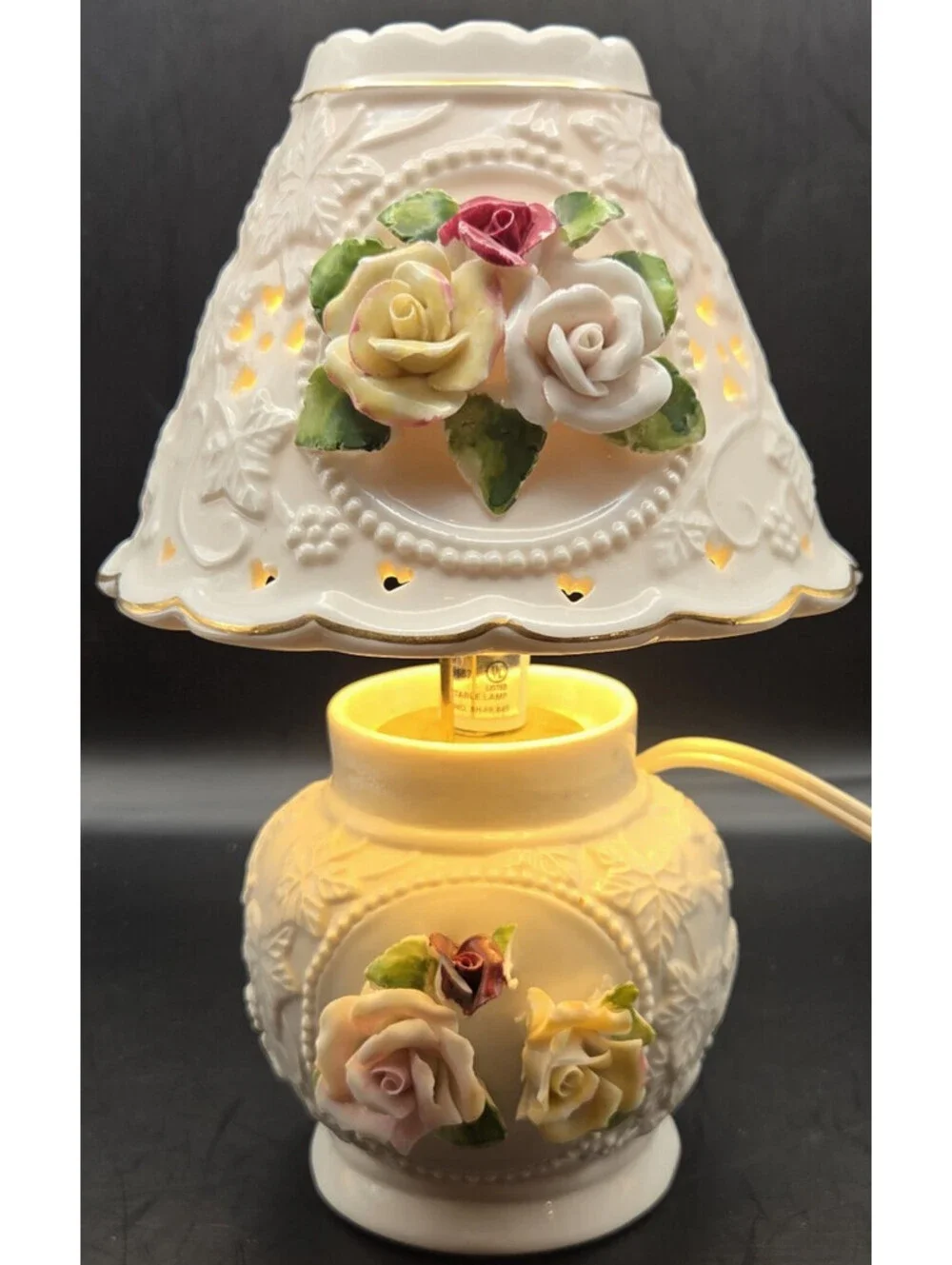 Porcelain Floral Accent Lamp White Applied Roses/Hearts Lattice Shade Night VTG